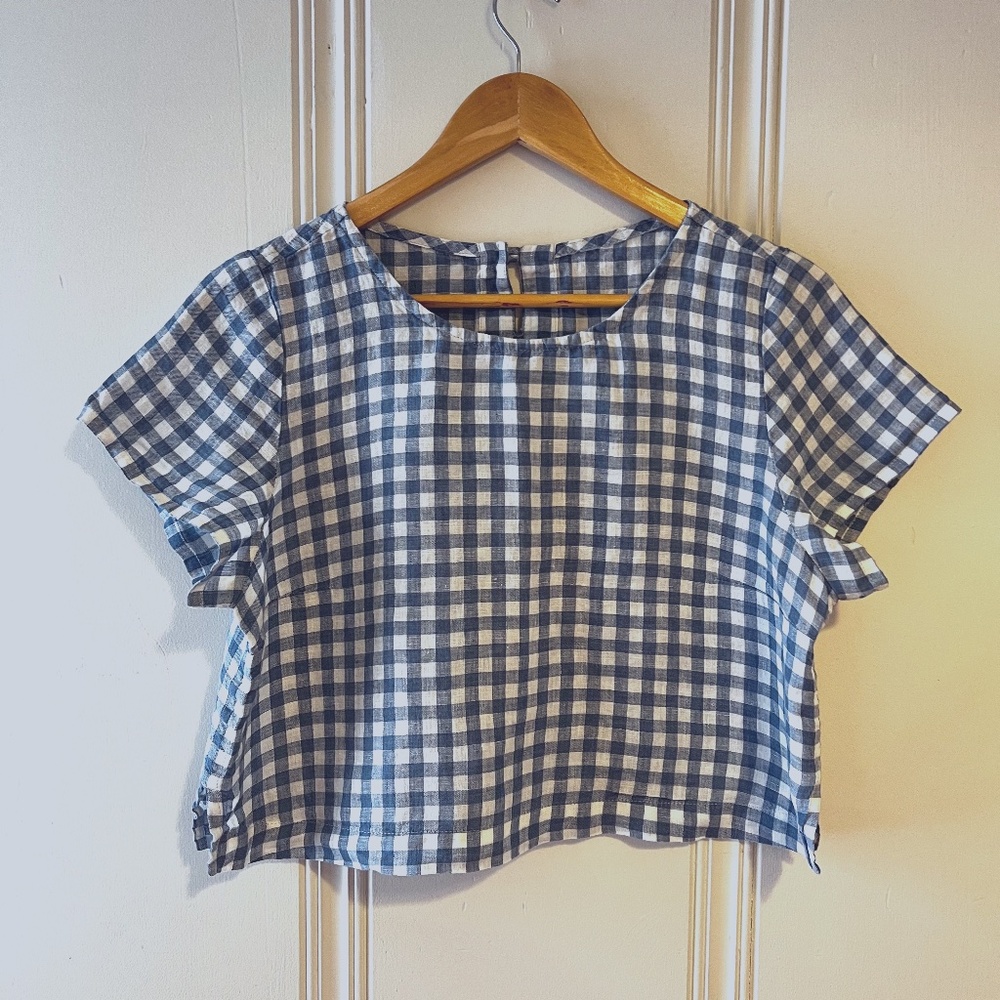 Not Perfect Linen Bay Top with cap sleeves